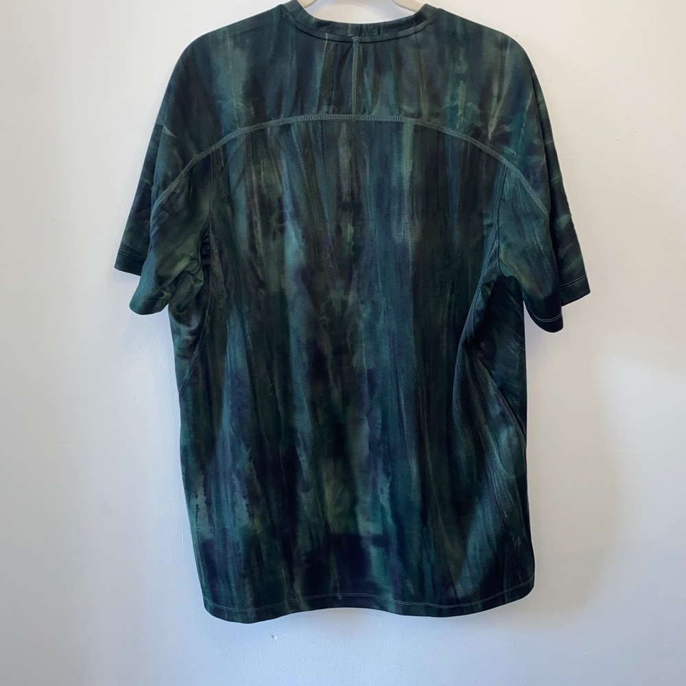 Adidas Training Camo Shirt Size Large - Picture 3 of 3